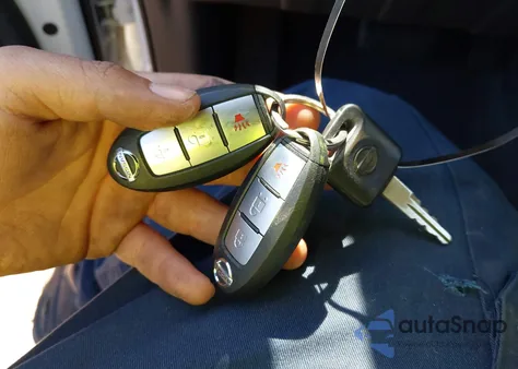 2020 Nissan Frontier Pro-4X 4X4 from USA, damaged, VIN 1N6ED0EB8LN722194